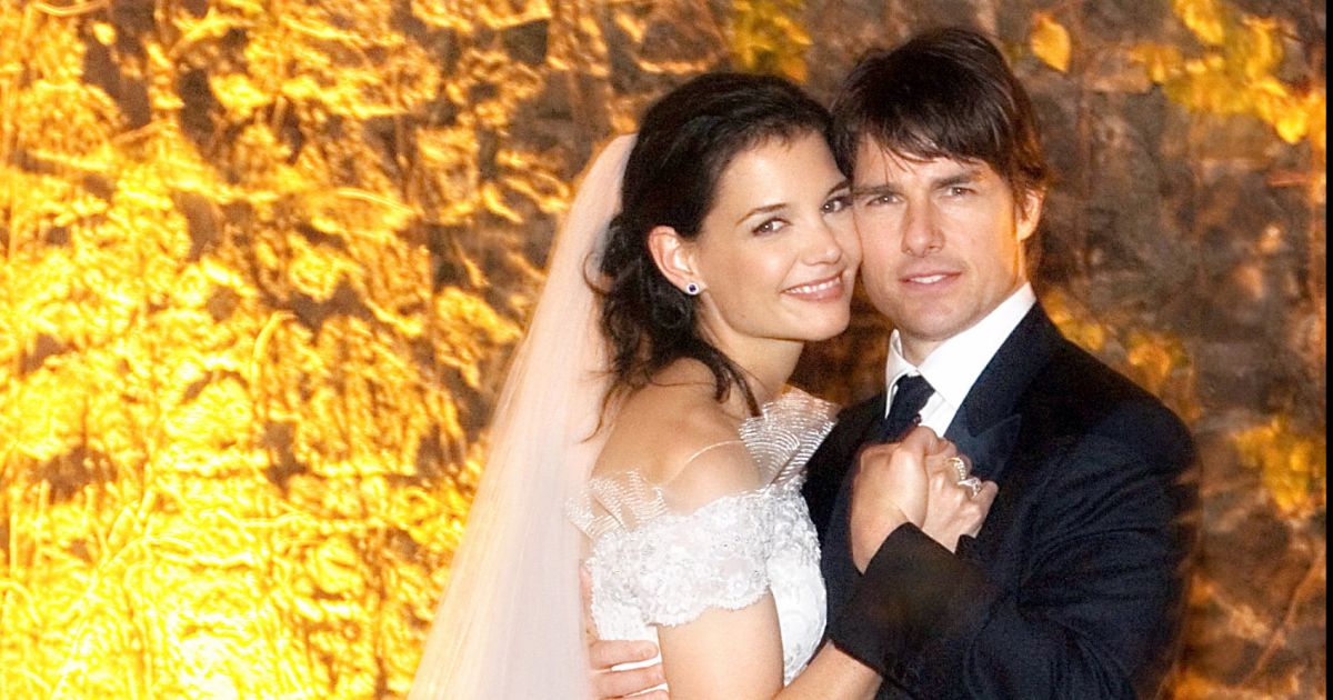 Tom Cruise et son mariage avec Katie Holmes : robe de créateur, château en Italie et pluie de stars